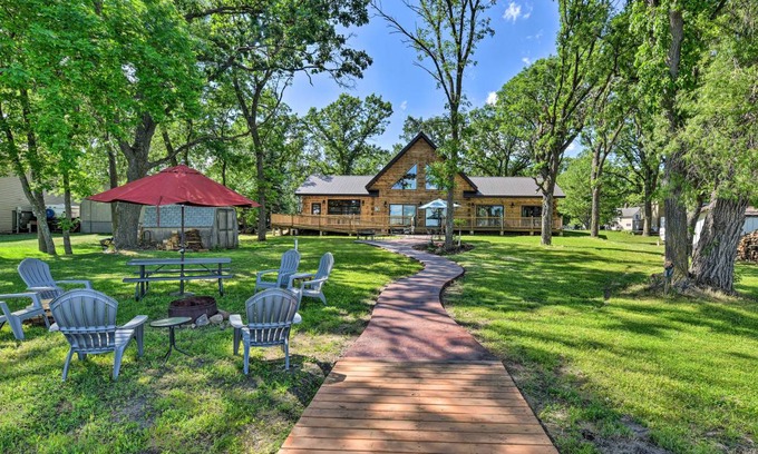 Stearns County House | 167 m² House ∙ 2 bedrooms ∙ 8 guests