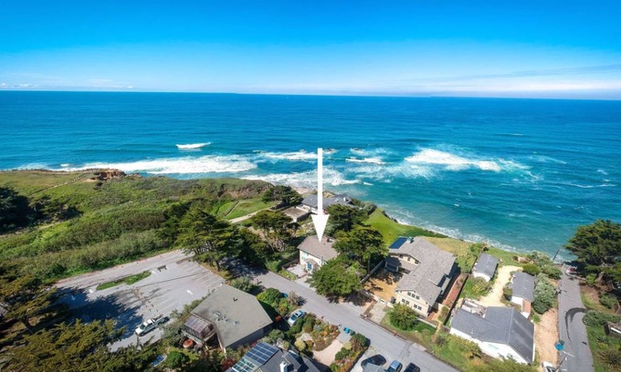 Moss Beach House | 167 m² House ∙ 4 bedrooms ∙ 8 guests