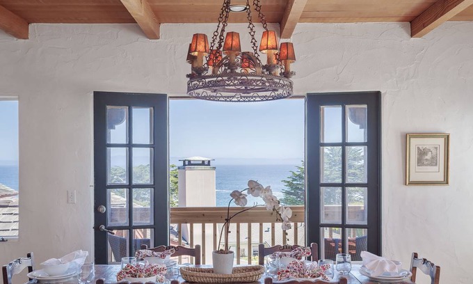 Pacific Grove House | 167 m² House ∙ 3 bedrooms ∙ 6 guests