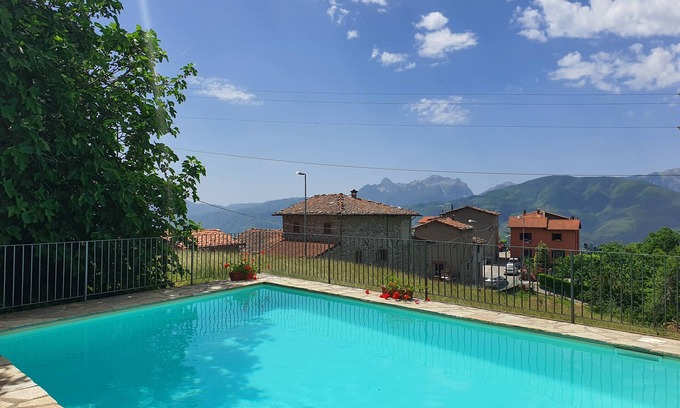 Villa Collemandina Villa | 16th-century Tuscan villa with swimming pool, fabulous views, walk to restaurant