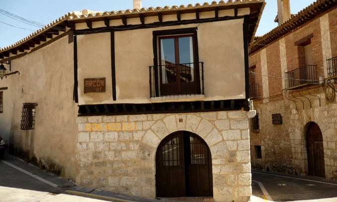 Simancas House | 16th century manor house, 5 people Simancas
