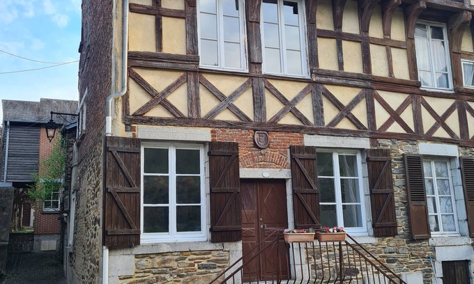 Revin House | 16th-century Spanish house