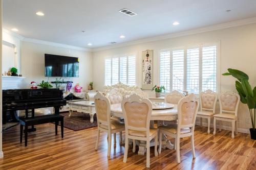 Monterey Park House | 17-19ppl BTW Dsny Hllywd GarageParking Yard Grill