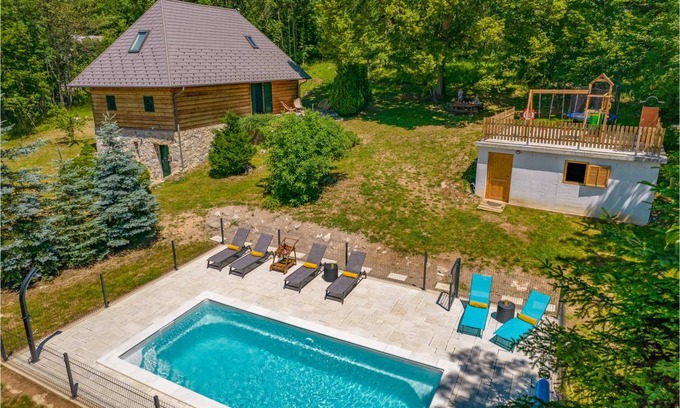 Frkasic House | 170 m² House ∙ 2 bedrooms ∙ 7 guests