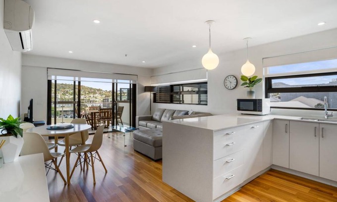 Bellerive House | 170 m² House ∙ 3 bedrooms ∙ 10 guests