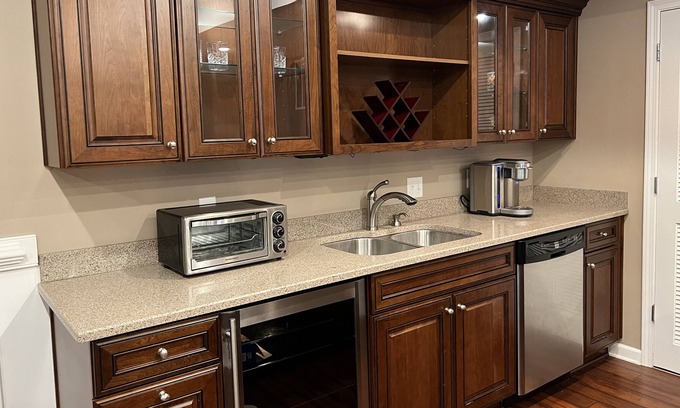 Cumming Apartment | 1700 sq/ft, Clean & Private 2 BR Executive Suite