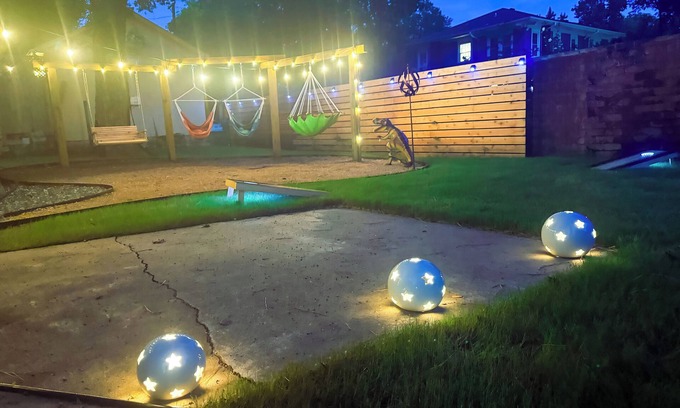 Paris House | 1700ft Gamers Nest 3 Bedroom 2 Bath 2 Kings 2 Queens and a Full! Bomb Backyard!