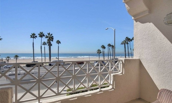 Huntington Beach House | 171 most nights, Ocean frnt Condo 1450 sq. Ft. 3 BDR 2BA ocean views all rms