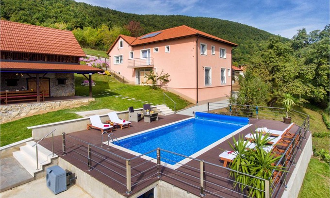 Zumberak House | 173 m² House ∙ 4 bedrooms ∙ 11 guests