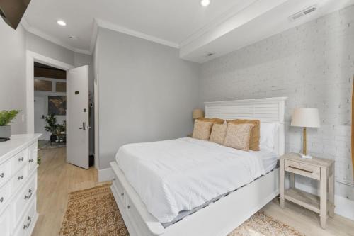 Dupont Circle Bed & Breakfast | 1731 Private room