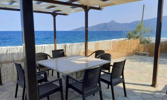 Leonidio House | 175 m² House ∙ 4 bedrooms ∙ 8 guests