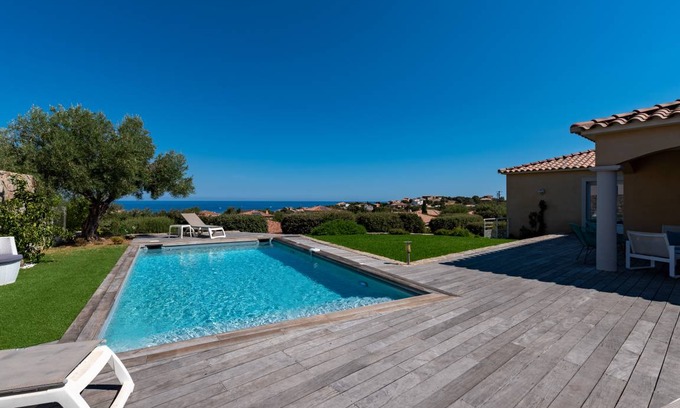 L'Ile-Rousse Villa | 175 m² Villa ∙ 5 bedrooms ∙ 10 guests