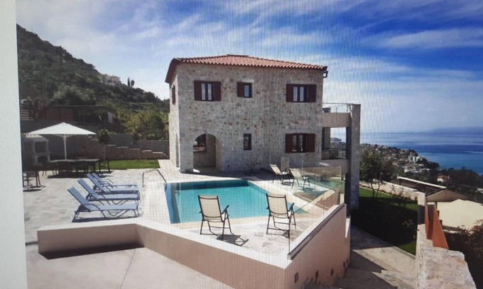 Diasella Villa | 175 m² Villa ∙ 5 bedrooms ∙ 12 guests