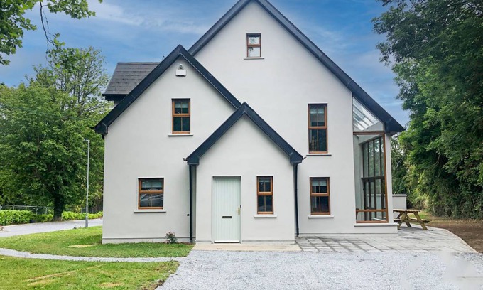 Terryglass House | 176 m² House ∙ 4 bedrooms ∙ 8 guests
