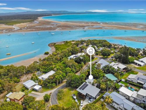 Seventeen Seventy House | 1770 Horizons holiday house - pet friendly home in 1770