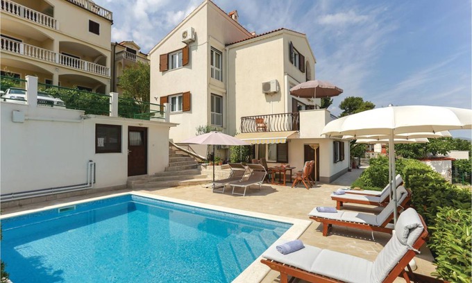 Okrug Donji House | 179 m² House ∙ 4 bedrooms ∙ 10 guests