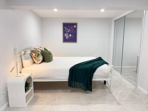 Sunnybank Apartment | 17C Hazel Studio at Sunnybank