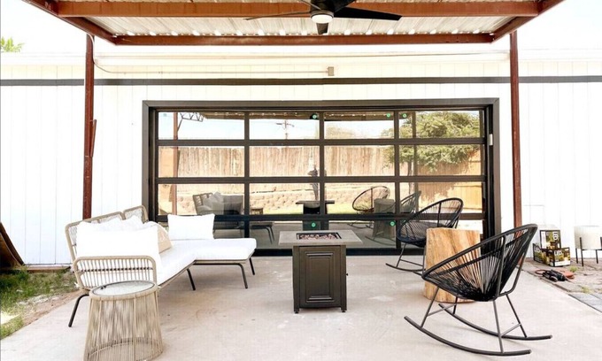 Governmental Mall House | 17th Unit C Garage · Amazing indoor/outdoor Space | Sleeps 8