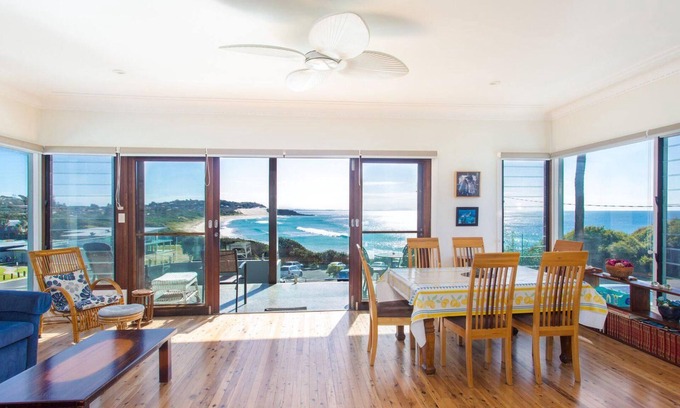 Forster House | 18 Cliff Road - Opposite One Mile Beach!