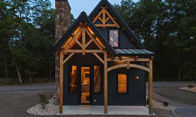 Laura House | #18 Loon Landing