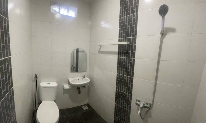 Klaten Selatan Hotel | 18 m² Hotel ∙ 2 bedrooms ∙ 127 guests