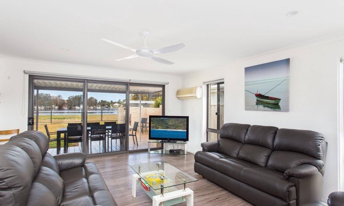 Tuncurry House | 18 Rest Point Parade, A Beautiful Waterfront Family Friendly Home!