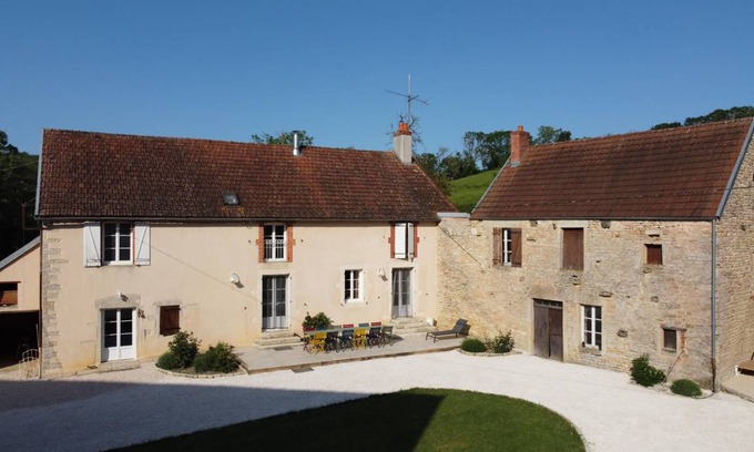 Bellenot-sous-Pouilly Cottage | 180 m² Cabin ∙ 5 bedrooms ∙ 12 guests