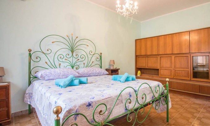Ploaghe Apartment | 180 m² Apartment ∙ 3 bedrooms ∙ 8 guests