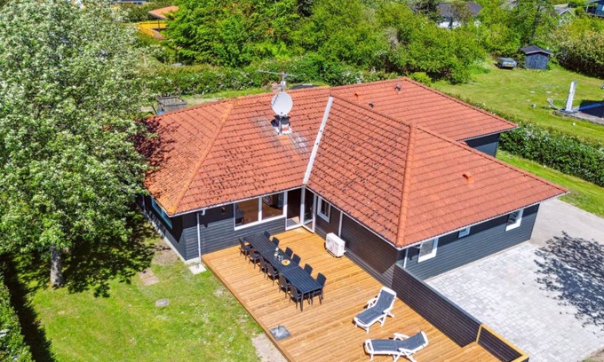 Bønnerup Strand House | 180 m² House ∙ 1 bedroom ∙ 12 guests