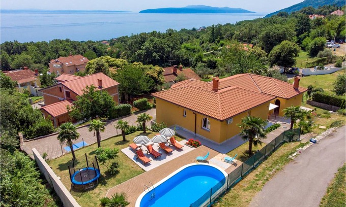 Opric House | 180 m² House ∙ 3 bedrooms ∙ 6 guests