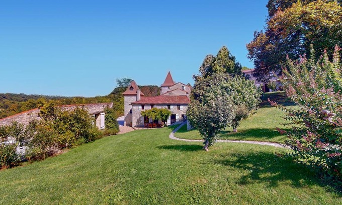 Prayssas House | 180 m² House ∙ 4 bedrooms ∙ 8 guests