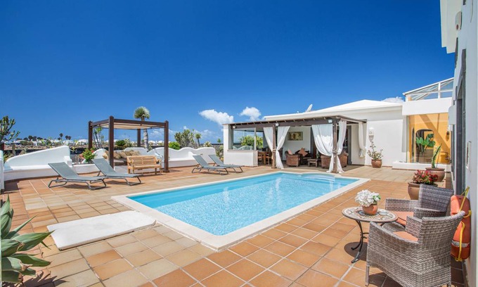 Montana Roja Villa | 180 m² Villa ∙ 3 bedrooms ∙ 6 guests