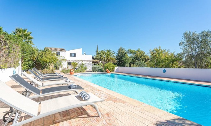 Olhao Villa | 180 m² Villa ∙ 4 bedrooms ∙ 8 guests