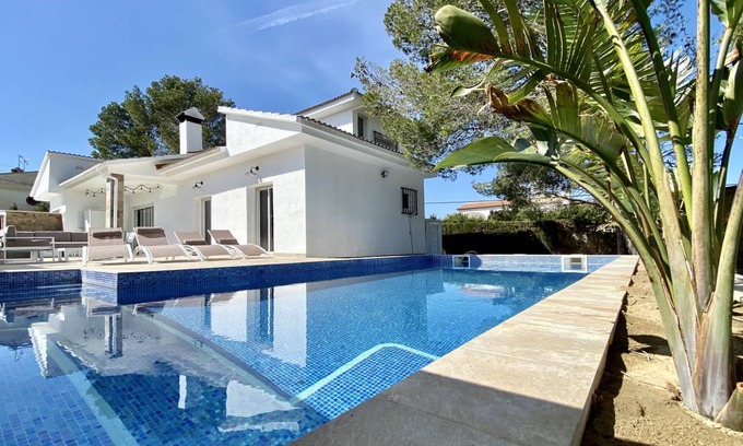 Les Tres Cales Villa | 180 m² Villa ∙ 4 bedrooms ∙ 8 guests