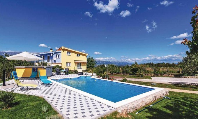 Podgradina House | 182 m² House ∙ 6 bedrooms ∙ 12 guests