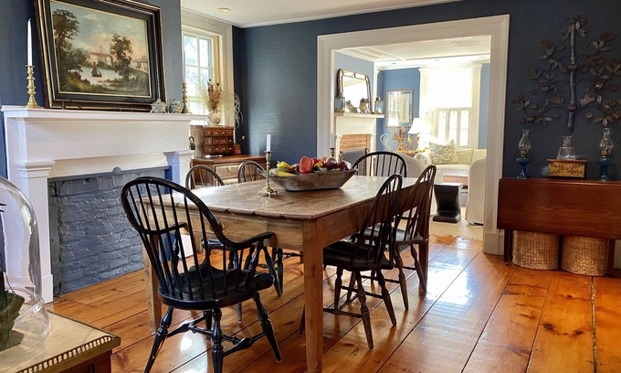 Greenport House | 1820 Whaling Captain's Home - A walk to a coffee or cocktail!