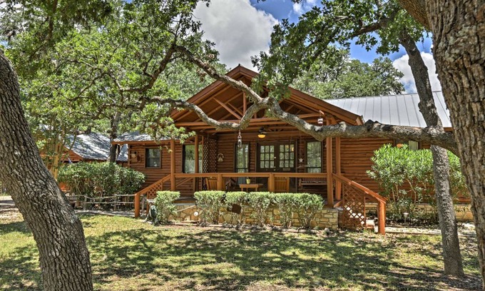 Canyon Lake House | 185 m² House ∙ 3 bedrooms ∙ 12 guests