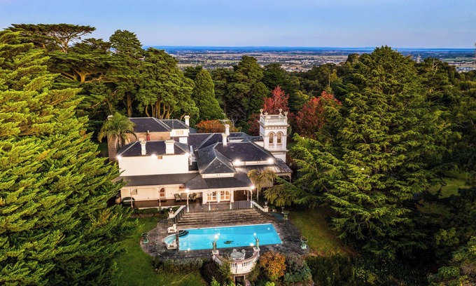 Officer House | 1870's Estate complete with Mansion, pool and tennis court!