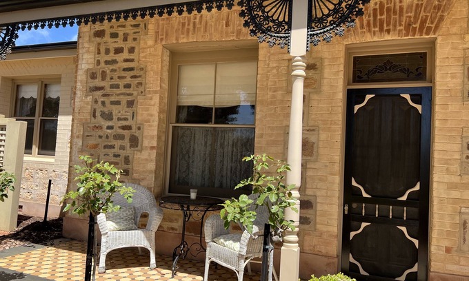 Moonta Bay Cottage | 1876 Stonemasons - A step back in time Couples Cottage in Moonta Bay