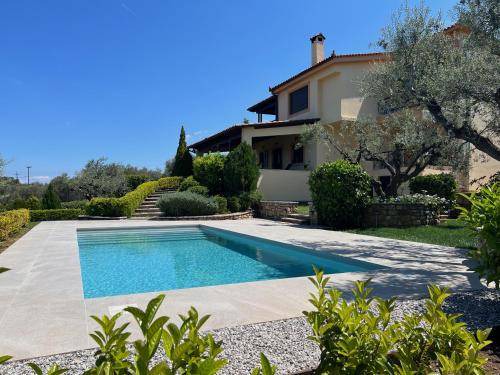 Egira Villa | 188 m² Villa ∙ 4 bedrooms ∙ 9 guests