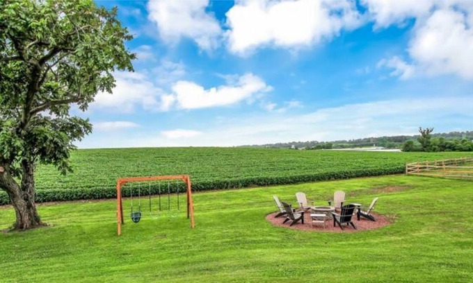 Elizabethtown Apartment | 1893 Suite at Sunnyburn Farm
