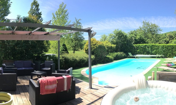 Beaumont-du-Perigord House | 18thcentury stone mill,private,heated pool,spa, sauna & steam shower cabin.