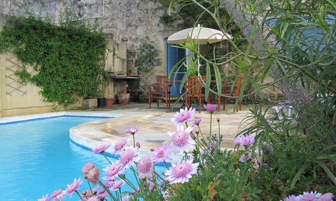 Munxar House | 190 m² Farmhouse ∙ 3 bedrooms ∙ 6 guests