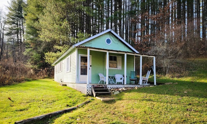 Crumpler Cottage | 1900s Tiny House