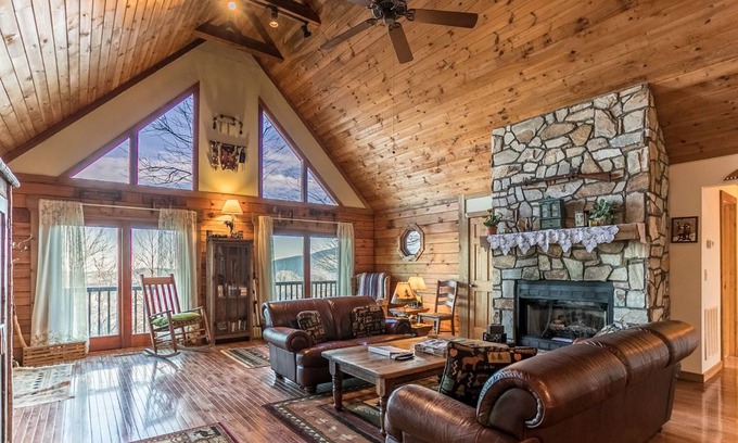 Seven Devils Cabin | 192 m² Cabin ∙ 3 bedrooms ∙ 8 guests