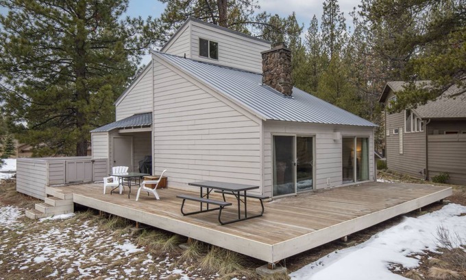 Overlook Park House | 192 m² House ∙ 3 bedrooms ∙ 9 guests