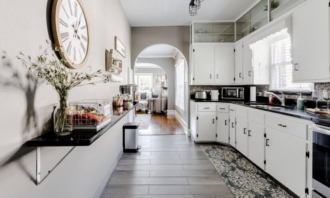 Brookview House | 1925 “Bella” House