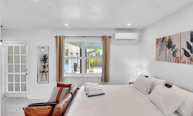 Parkside House | 1941 #5 · Delightful Apartment downtown !