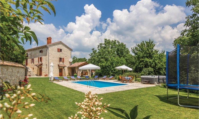 Jakovici House | 195 m² House ∙ 4 bedrooms ∙ 8 guests
