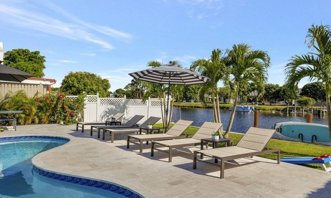Tropic Palms House | 195 m² House ∙ 4 bedrooms ∙ 10 guests